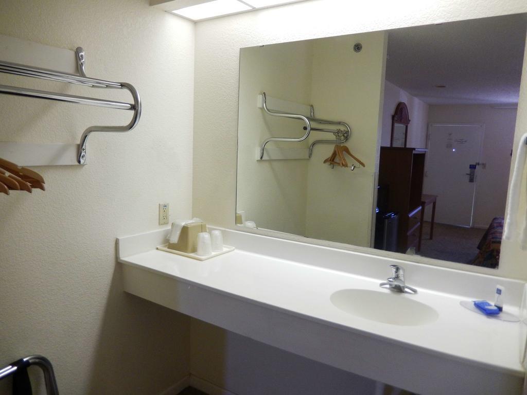 Motel 6-Azle, Tx ภายนอก รูปภาพ